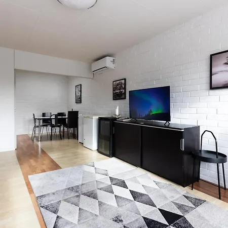 Spacious And Cozy 2 Bedroom For 7 Apartment