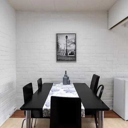 Spacious And Cozy 2 Bedroom For 7 *